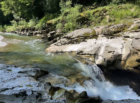 Le site de la Mer des Rochers est interdit à la baignade