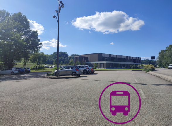 Parking relais du collège - arrêt bus ligne 22